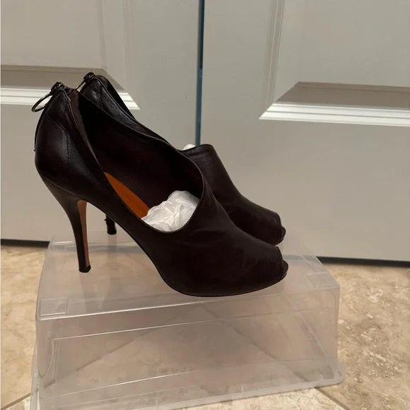 Max Studio Brown Leather Open Toe Heels, Zipper in the back - Picture 4 of 7